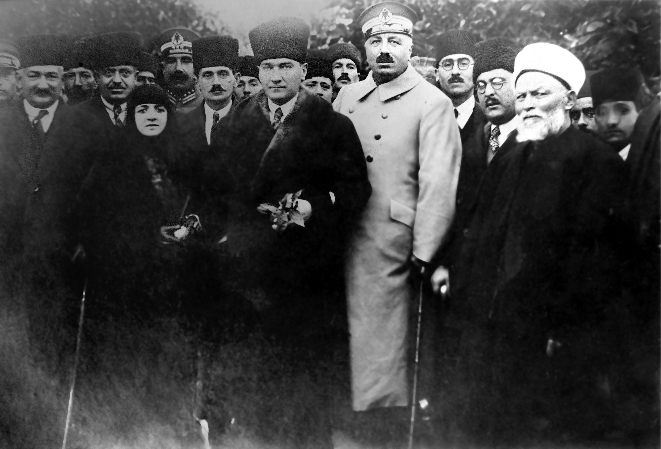 Ömer Lütfi Kutay (Hacı Bey) with Mustafa Kemal Atatürk, c. 1925